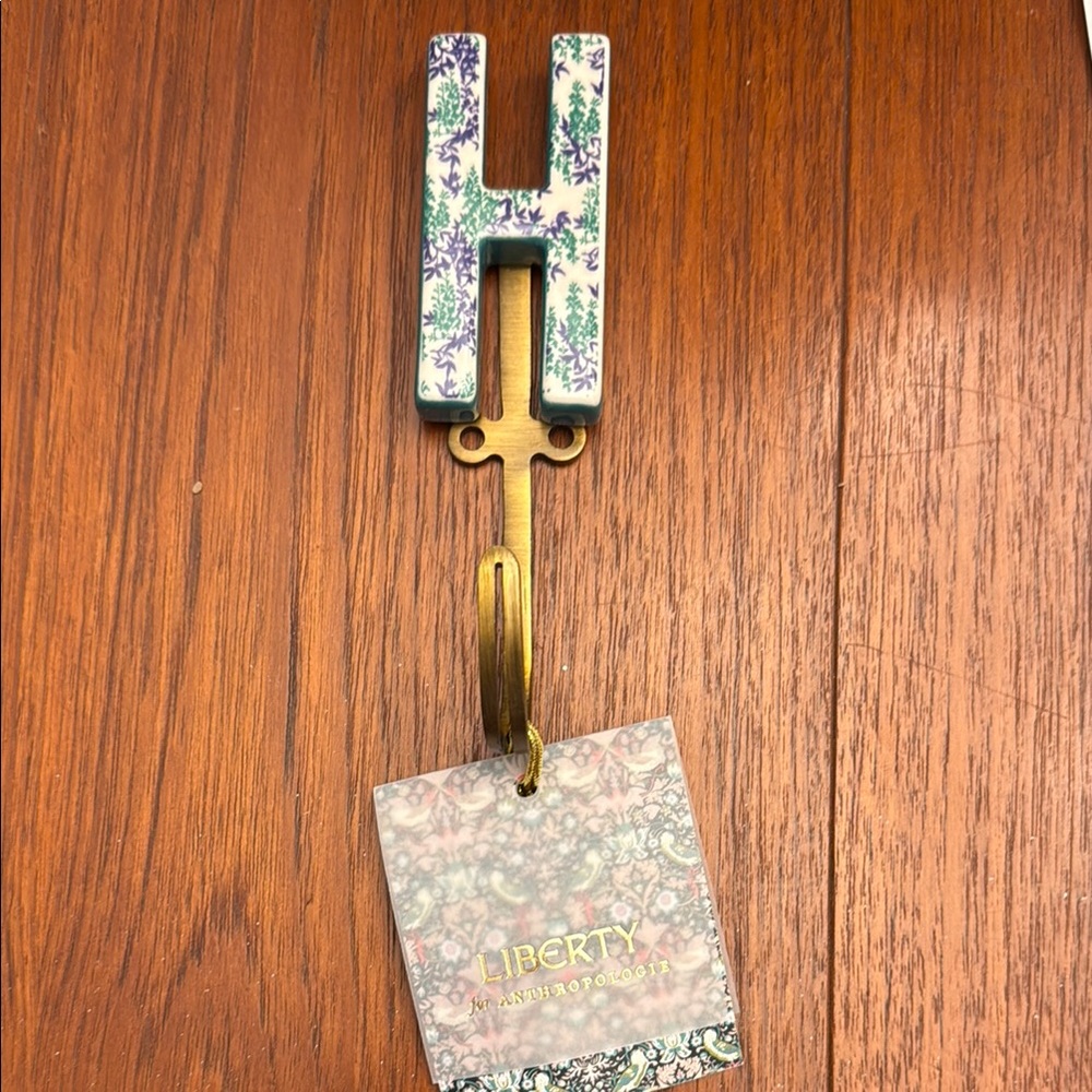 Liberty Floral Hook with Gold Accent